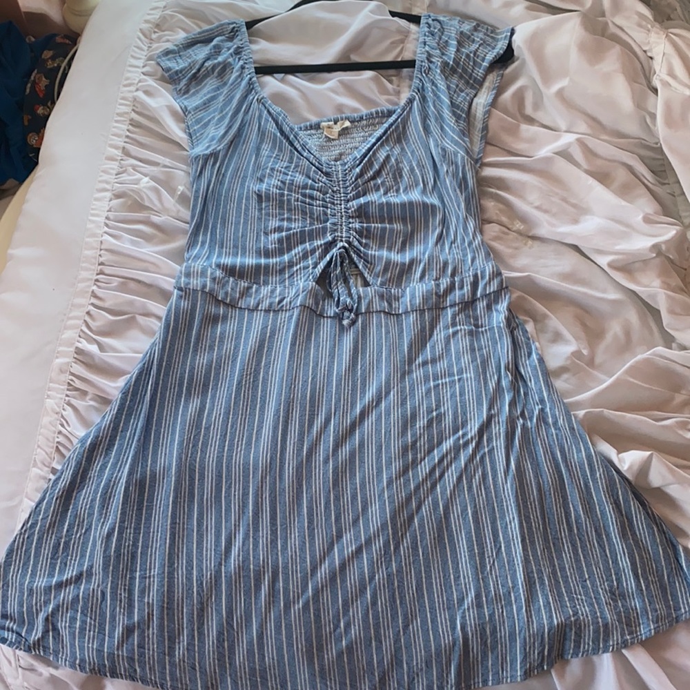 Aeropostale Size Large Blue & White Stripes